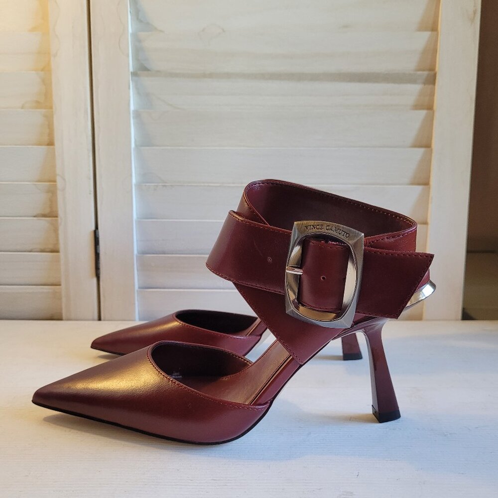 $59 NWT (8) Vince Camuto Leather Buckle Pump - Picture 11 of 12